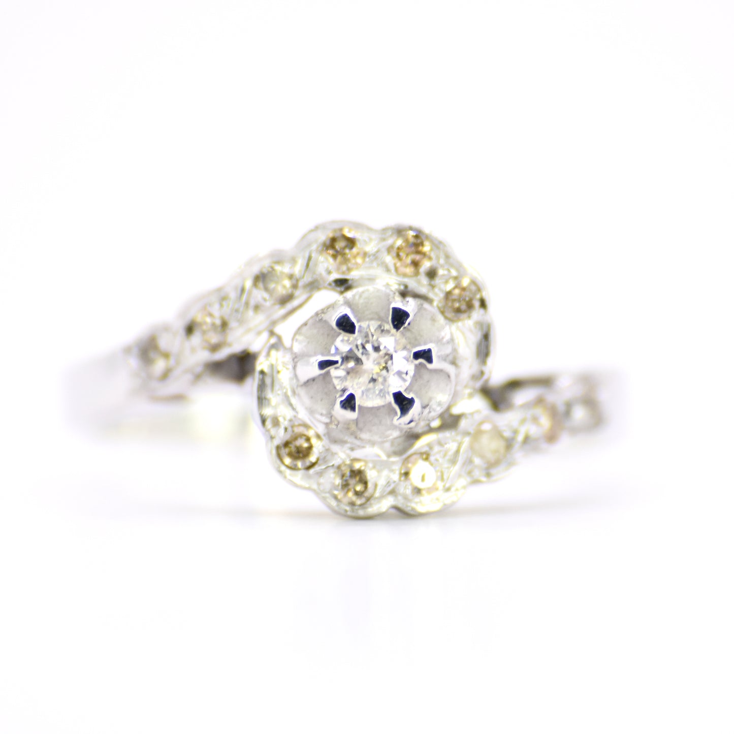 0.30 cts Natural Diamond Swirling Flower