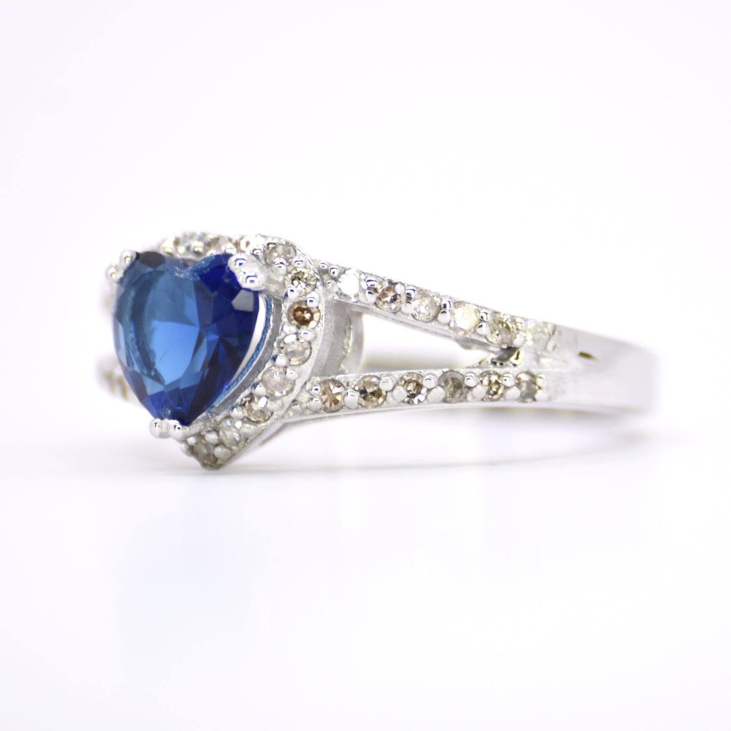 0.84 cts Natural Diamond - 2 cts Blue Quartz