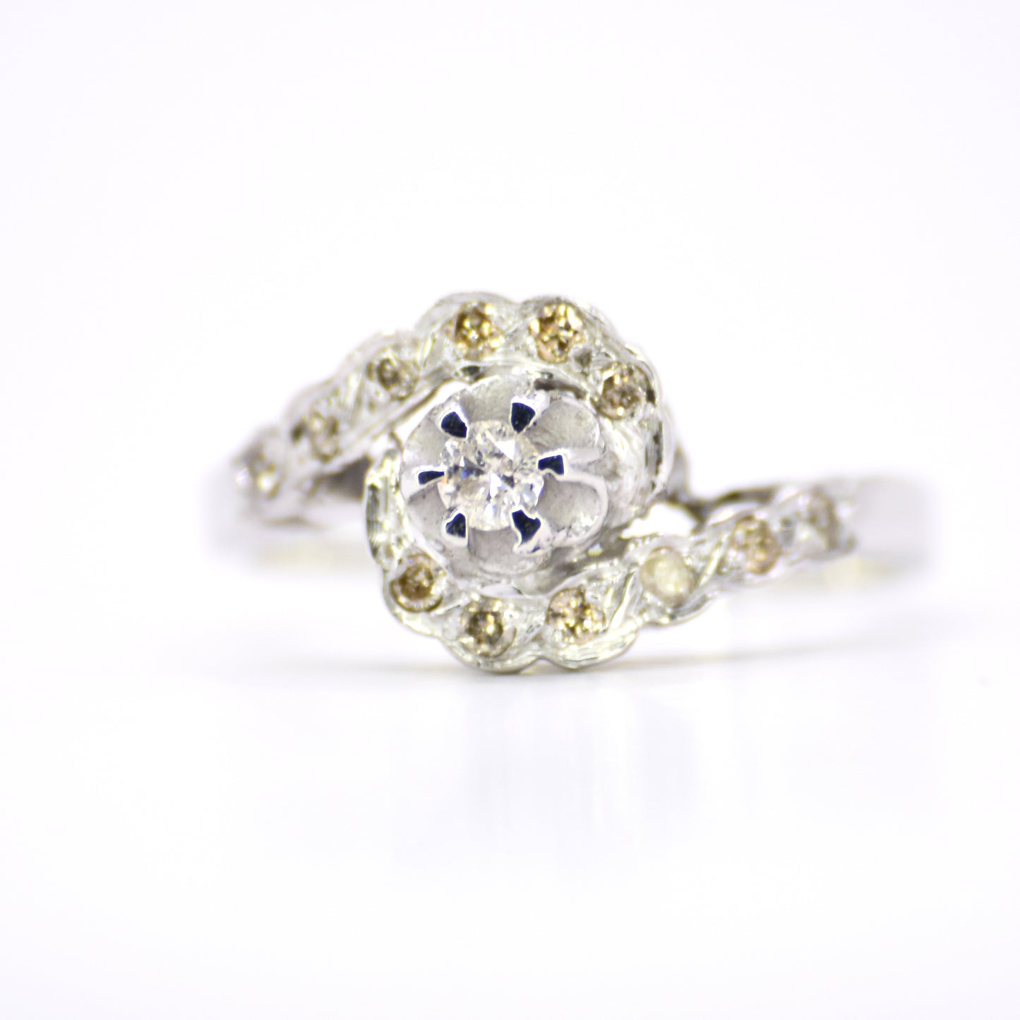 0.30 cts Natural Diamond Swirling Flower