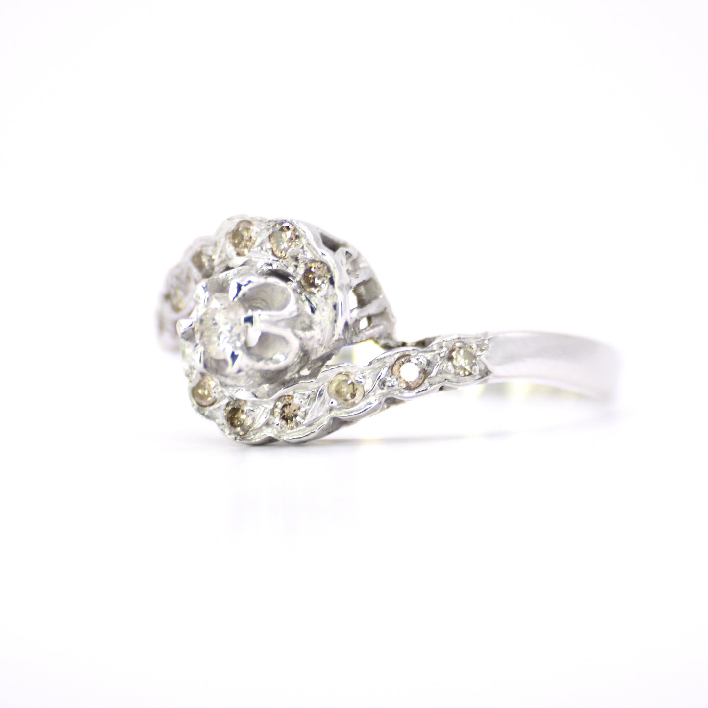 0.30 cts Natural Diamond Swirling Flower