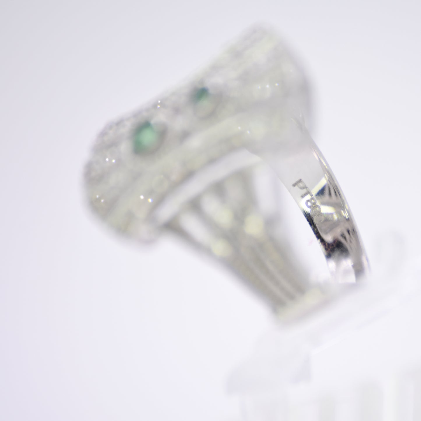 0.86 cts Natural Diamond - GreenTourmaline 0.10cts. - Art Deco