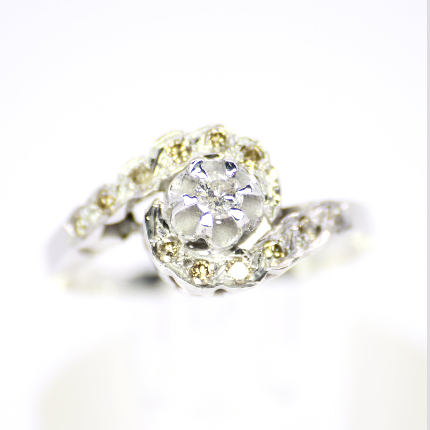 0.30 cts Natural Diamond Swirling Flower