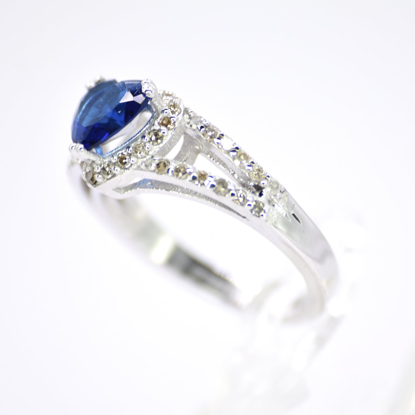 0.84 cts Natural Diamond - 2 cts Blue Quartz