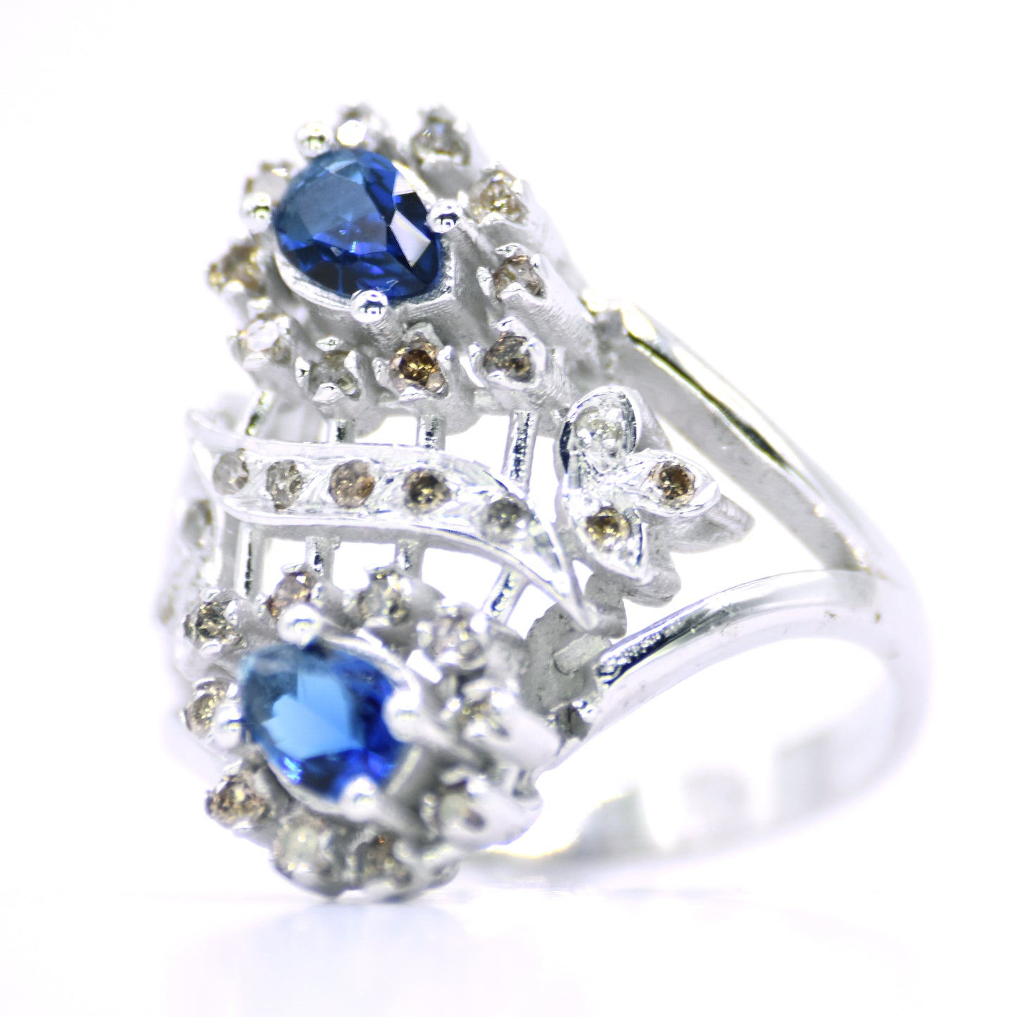 0.77 cts Natural Diamond - Blue Quartz 2cts. - Platinium 5.33gr