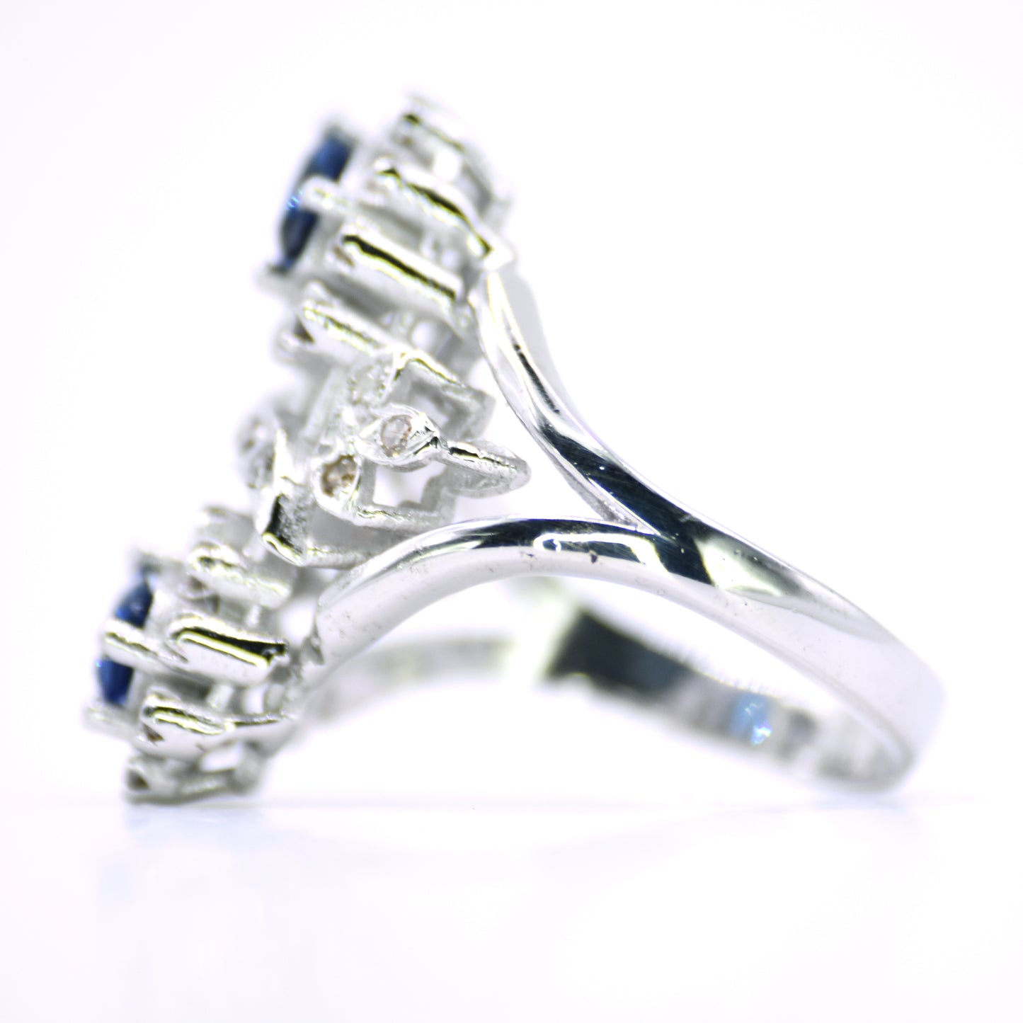 0.77 cts Natural Diamond - Blue Quartz 2cts. - Platinium 5.33gr