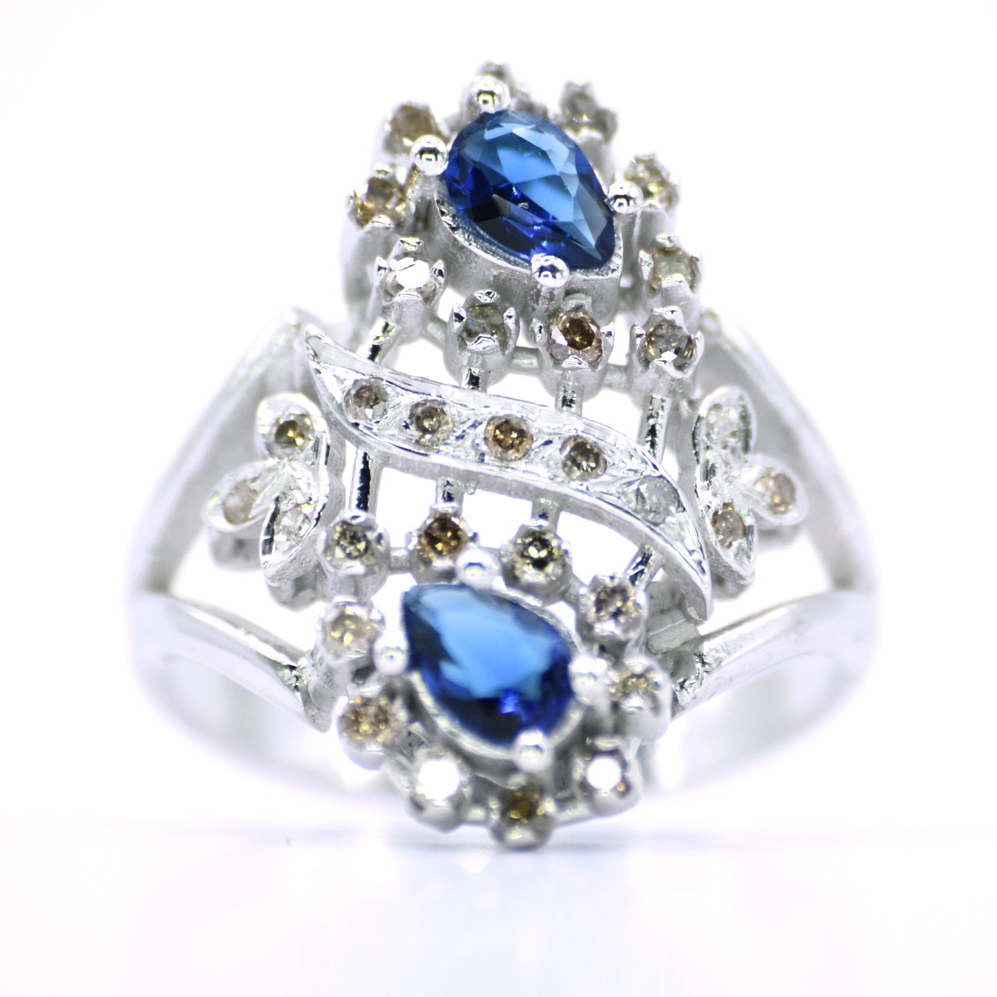0.77 cts Natural Diamond - Blue Quartz 2cts. - Platinium 5.33gr