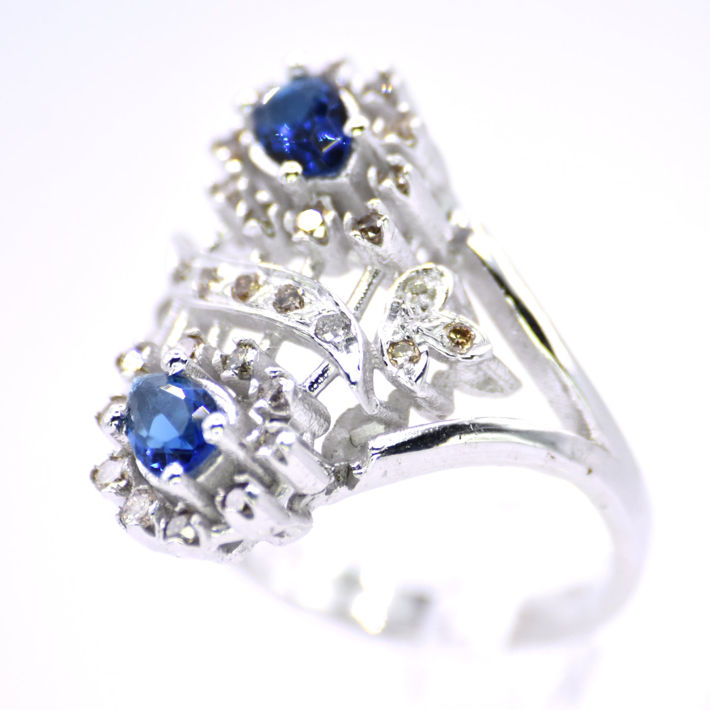 0.77 cts Natural Diamond - Blue Quartz 2cts. - Platinium 5.33gr